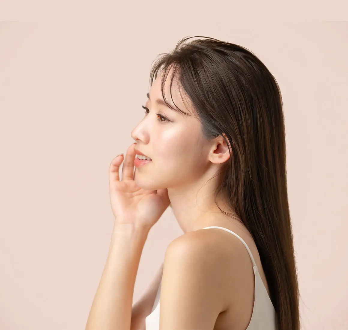美しいフェイスラインには顎の形がとても重要！